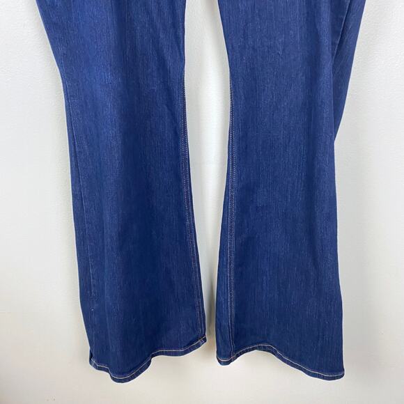 Old Navy High-Waisted Wow‎ Flare Jeans Dark Wash Classic Flare Boho Size 20 - Picture 4 of 10